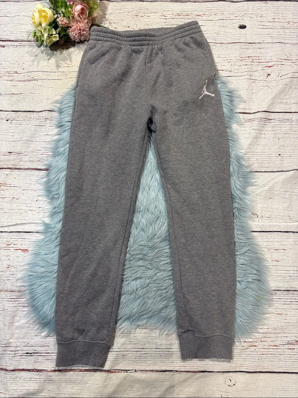 Air Jordan Nike Boys Gray High Rise Jogger Sweatpants
